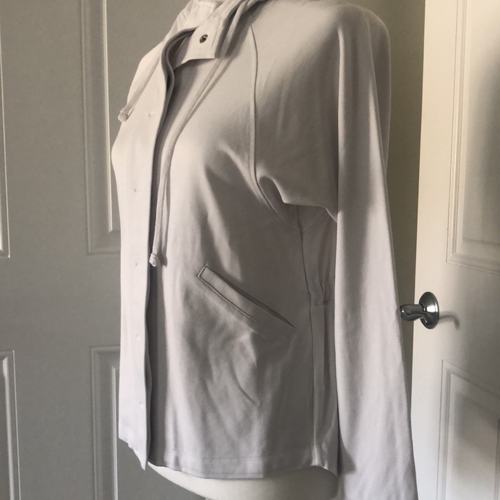New! CAbi women’s Soho Hoodie - Picture 5 of 6